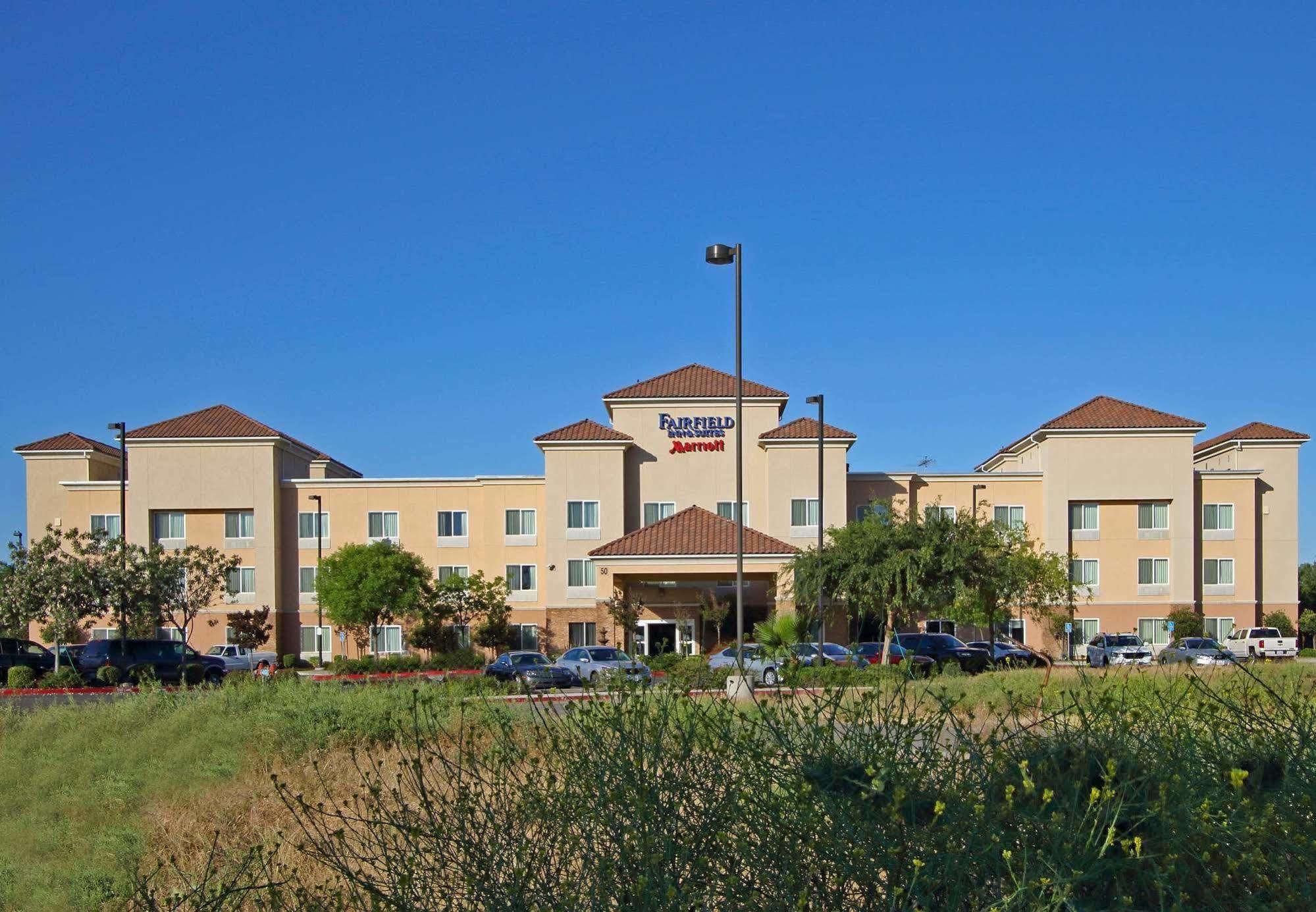 Fairfield Inn & Suites Fresno Clovis Bagian luar foto